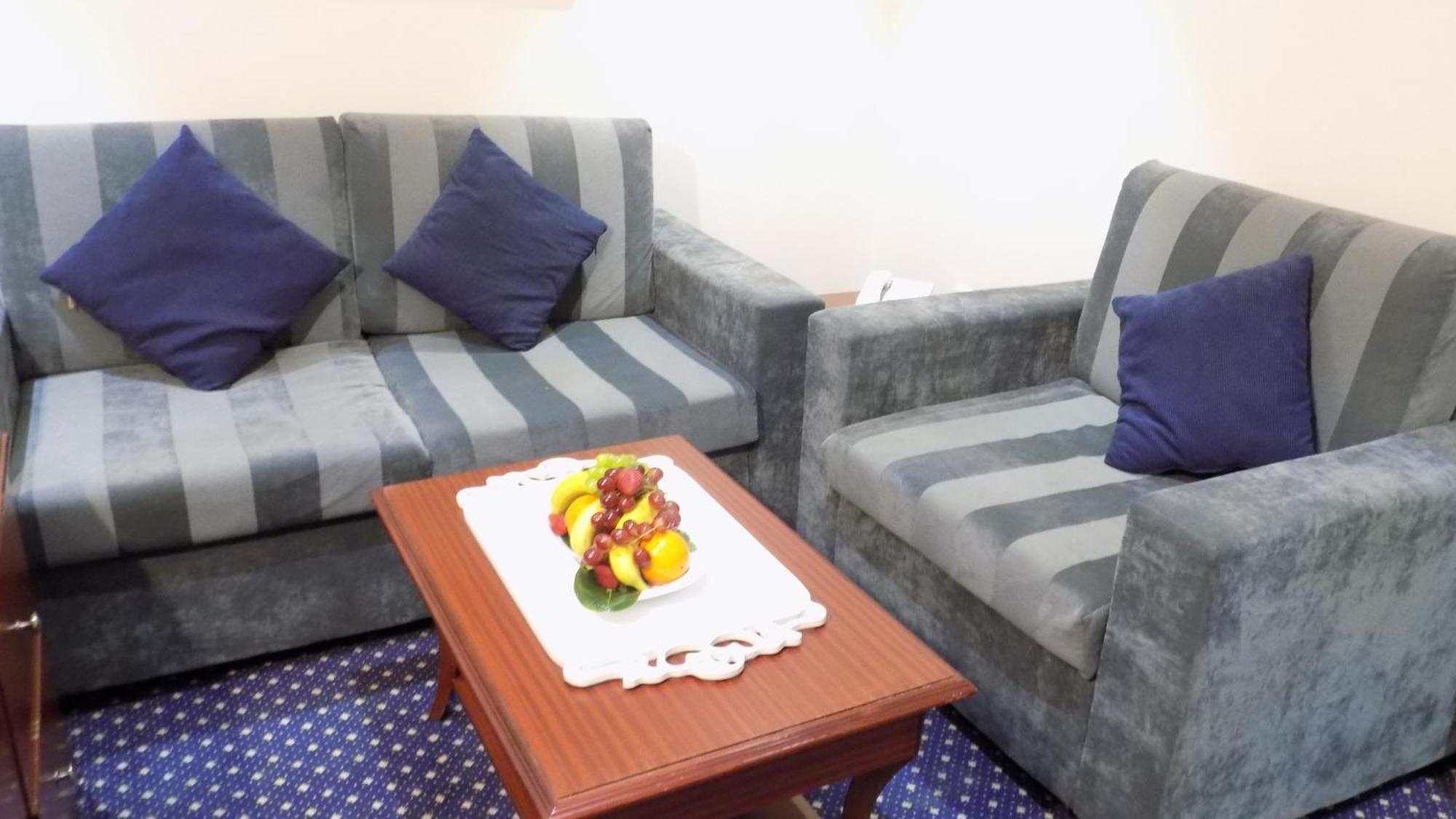Onizah Hotel Unaizah Quarto foto